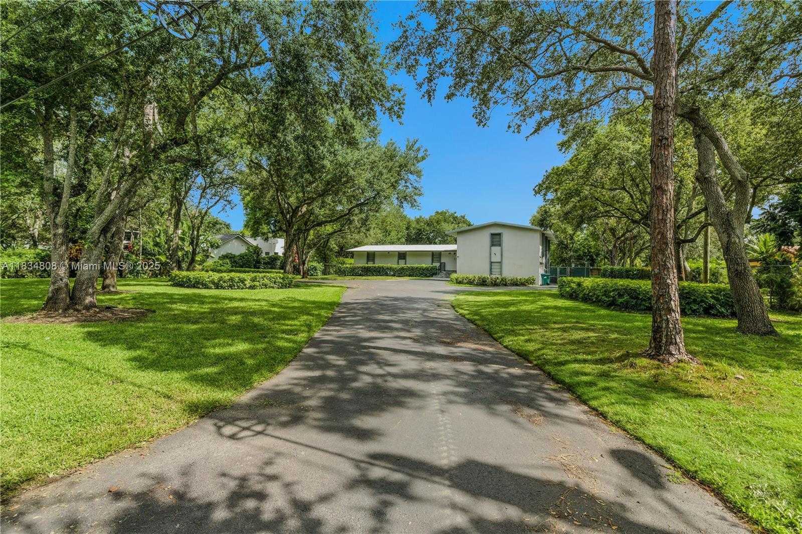 Small Image of 9811 SOUTH WEST 96TH ST, Miami Number 13