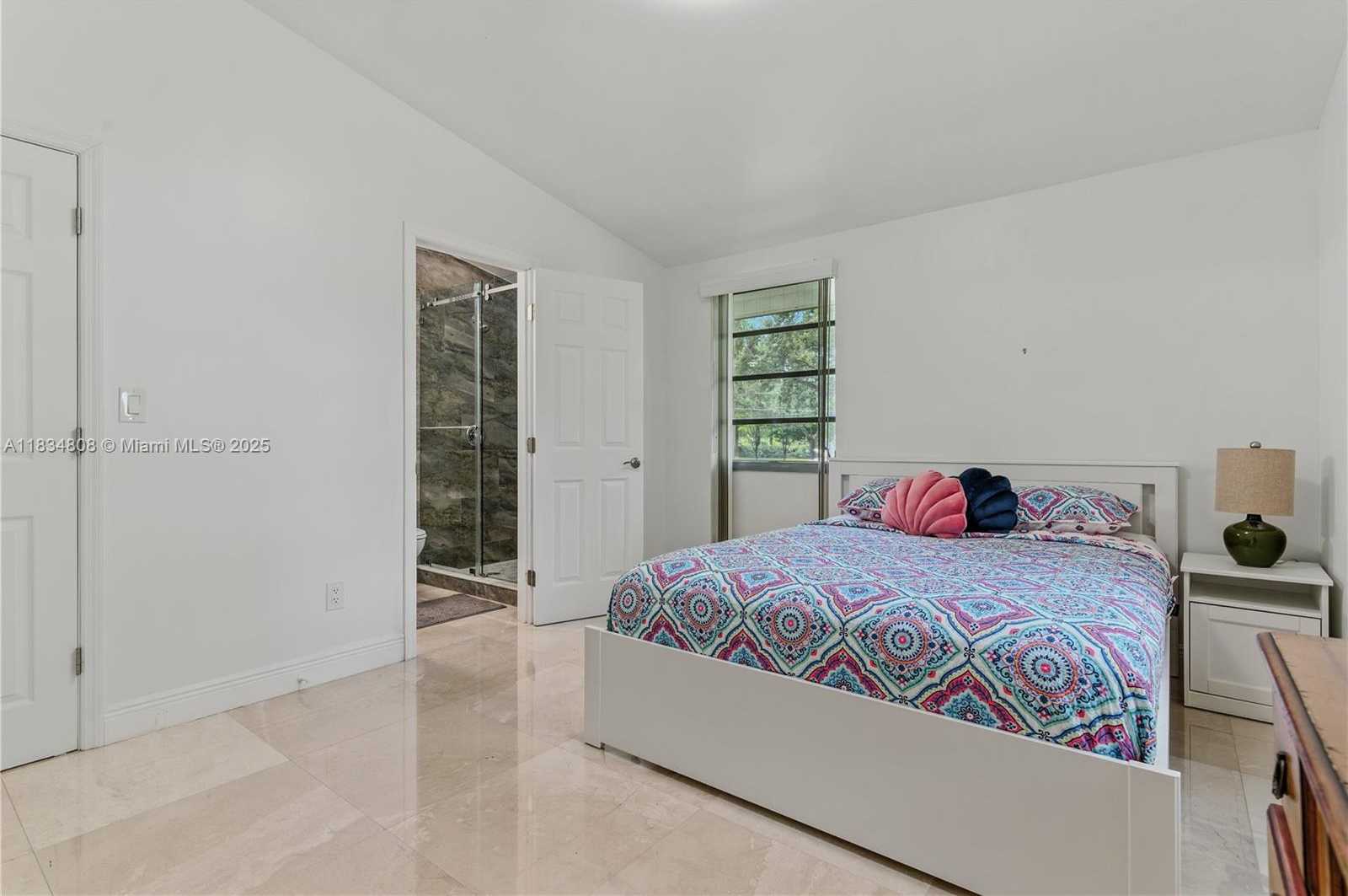 Small Image of 9811 SOUTH WEST 96TH ST, Miami Number 23