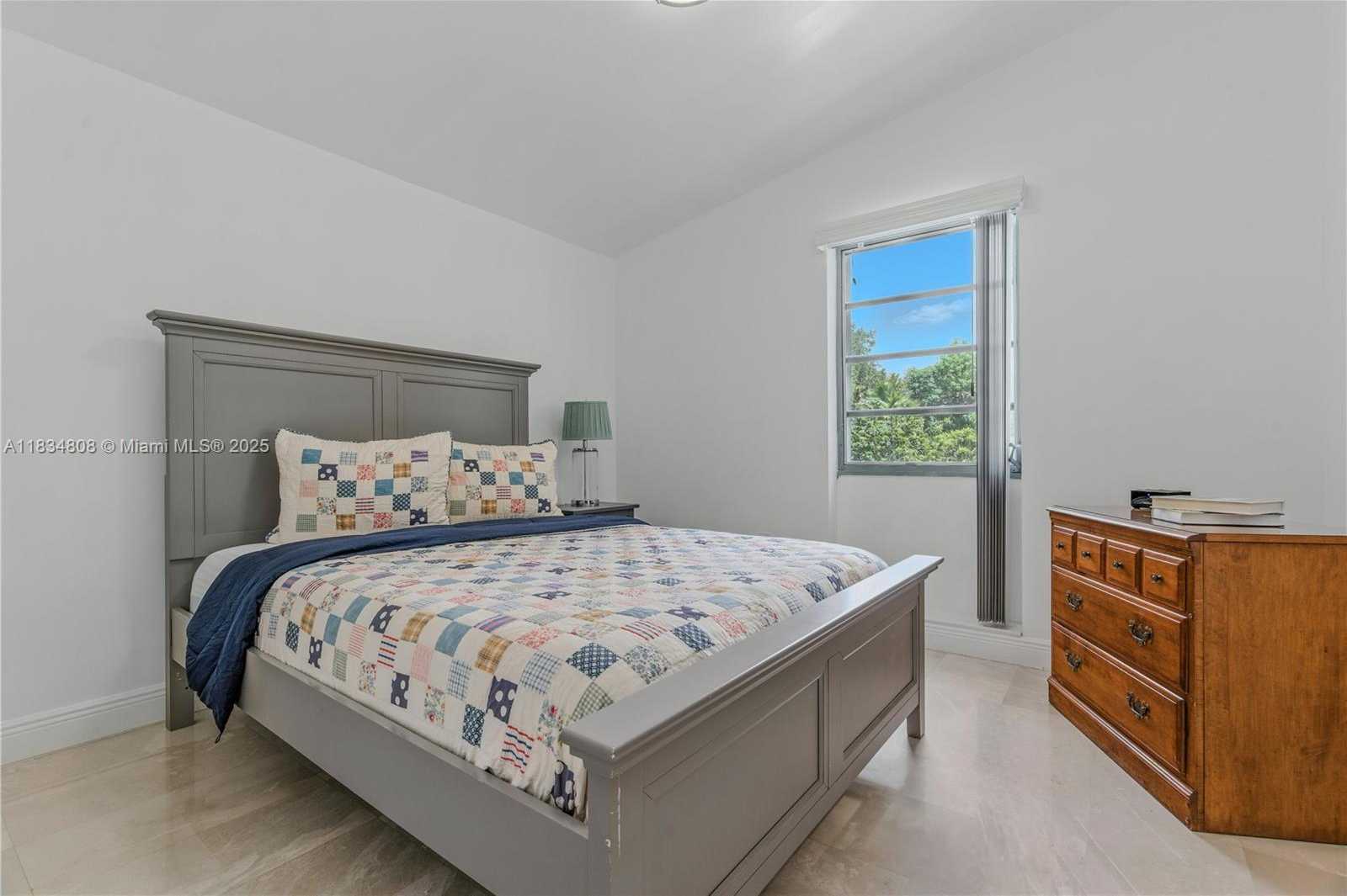 Small Image of 9811 SOUTH WEST 96TH ST, Miami Number 29