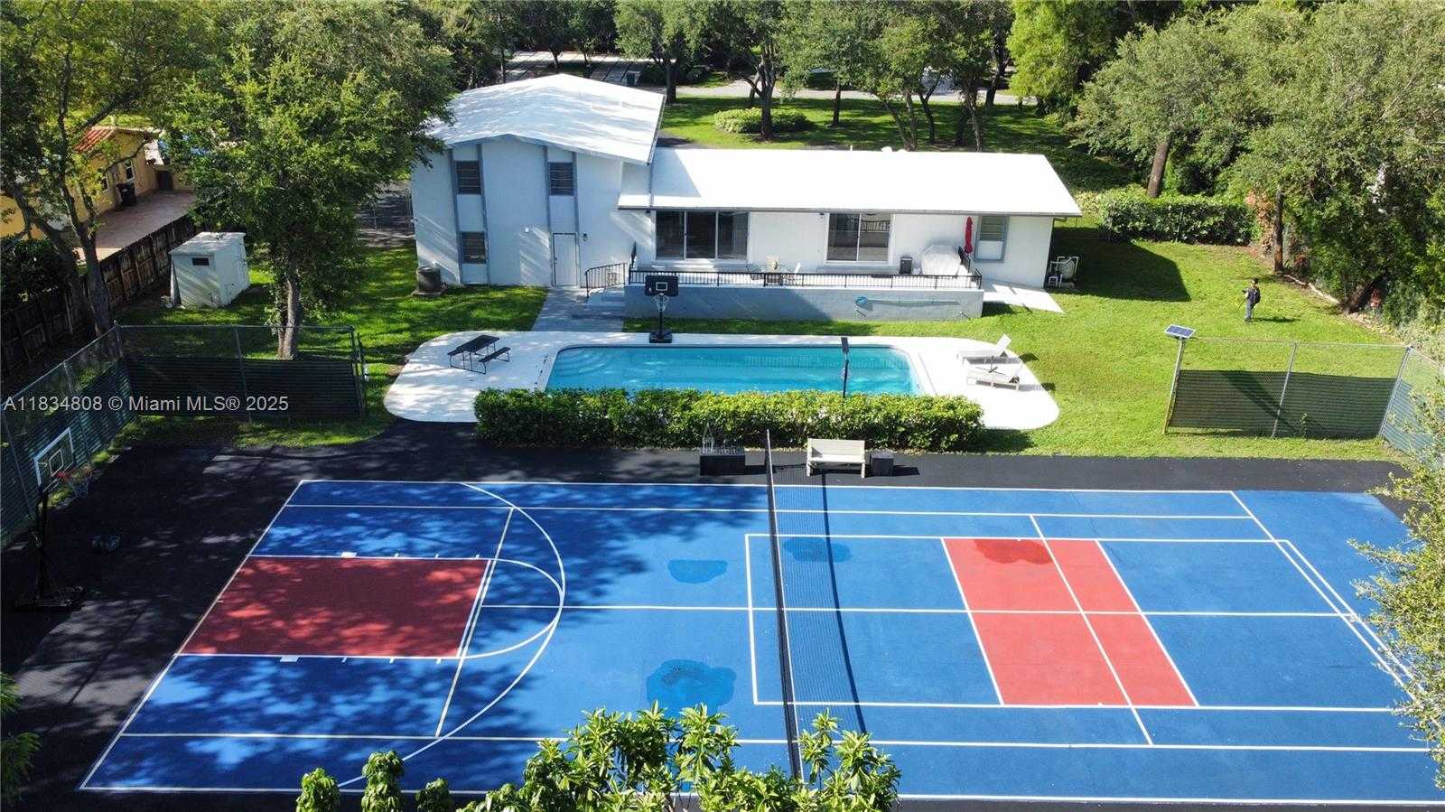 Small Image of 9811 SOUTH WEST 96TH ST, Miami Number 3