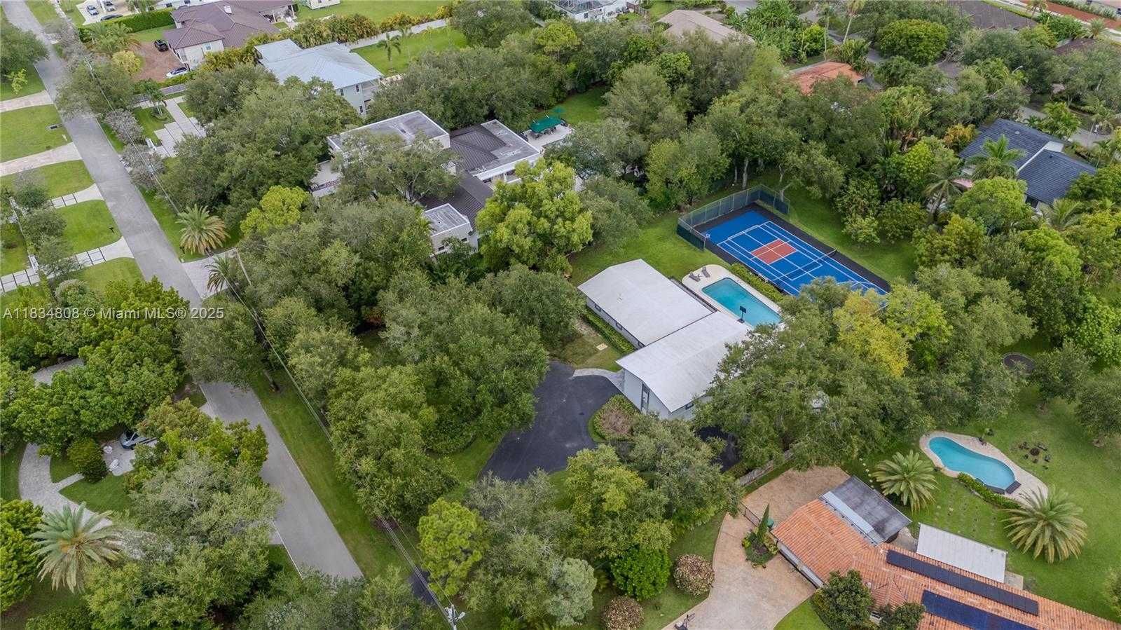 Small Image of 9811 SOUTH WEST 96TH ST, Miami Number 47
