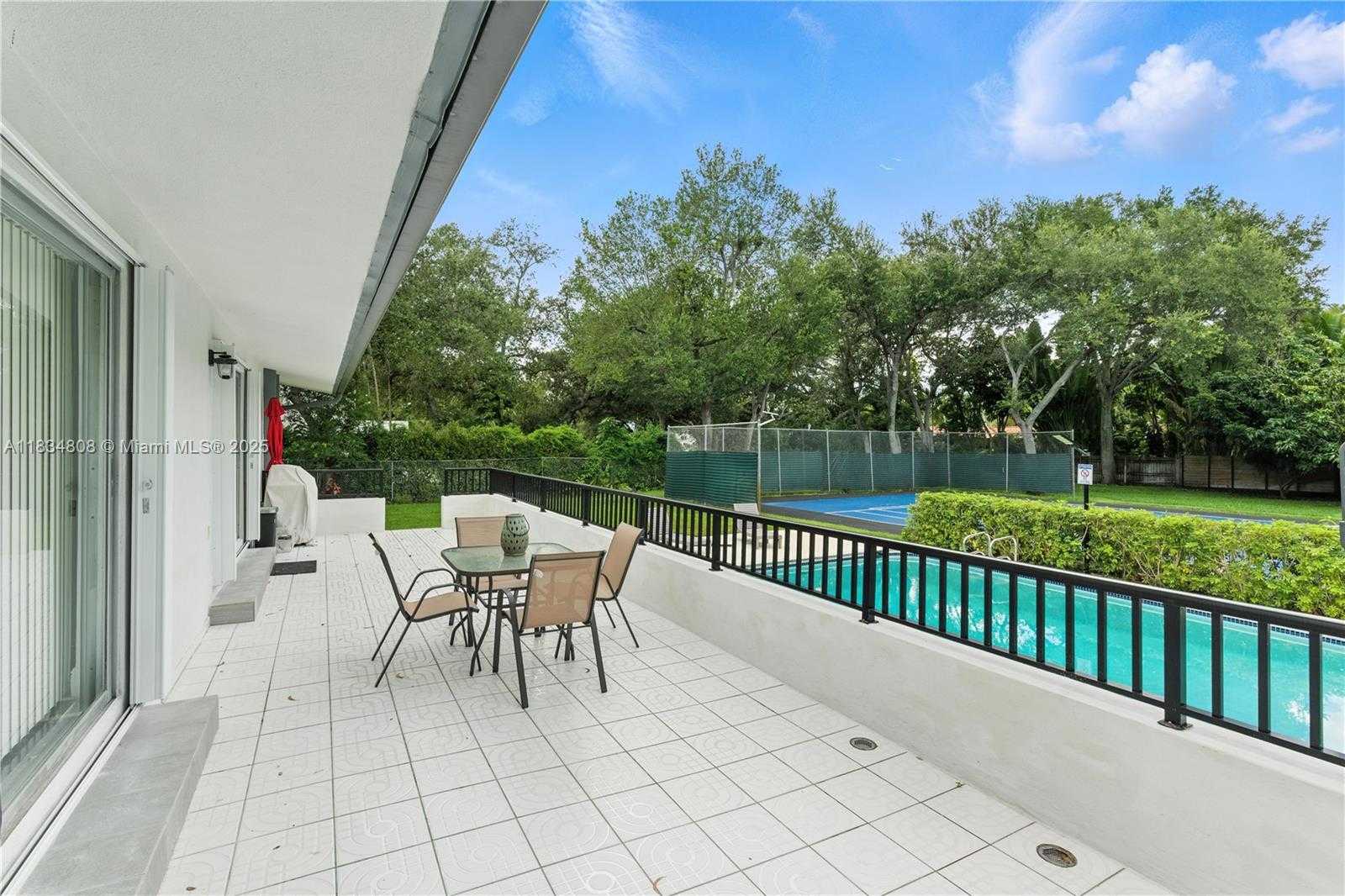 Small Image of 9811 SOUTH WEST 96TH ST, Miami Number 8