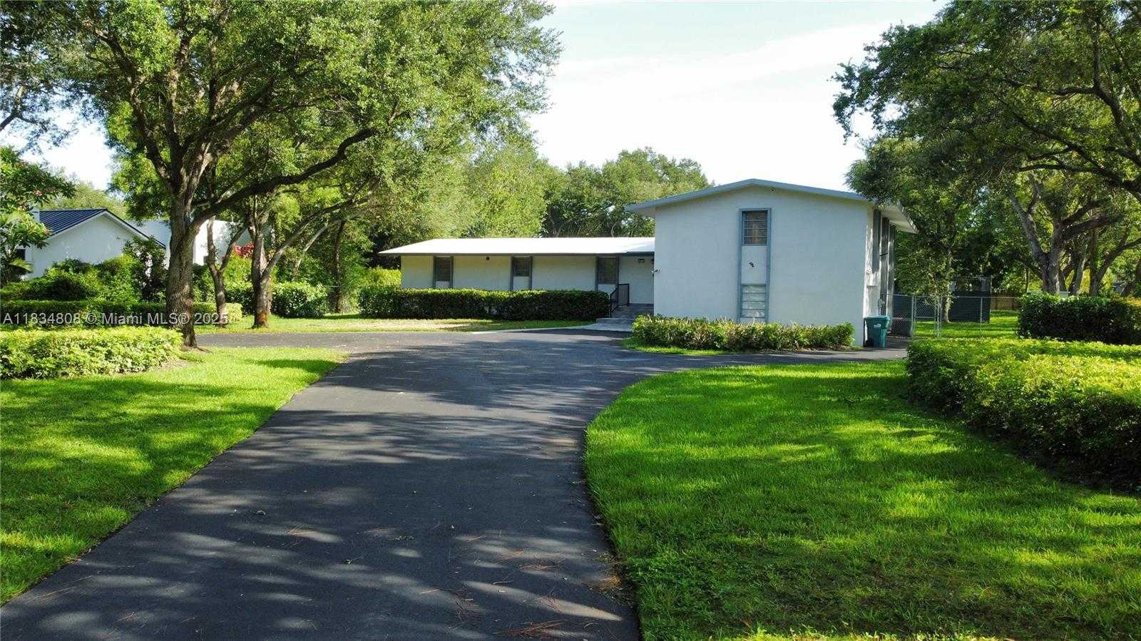 Small Image of 9811 SOUTH WEST 96TH ST, Miami Number 9