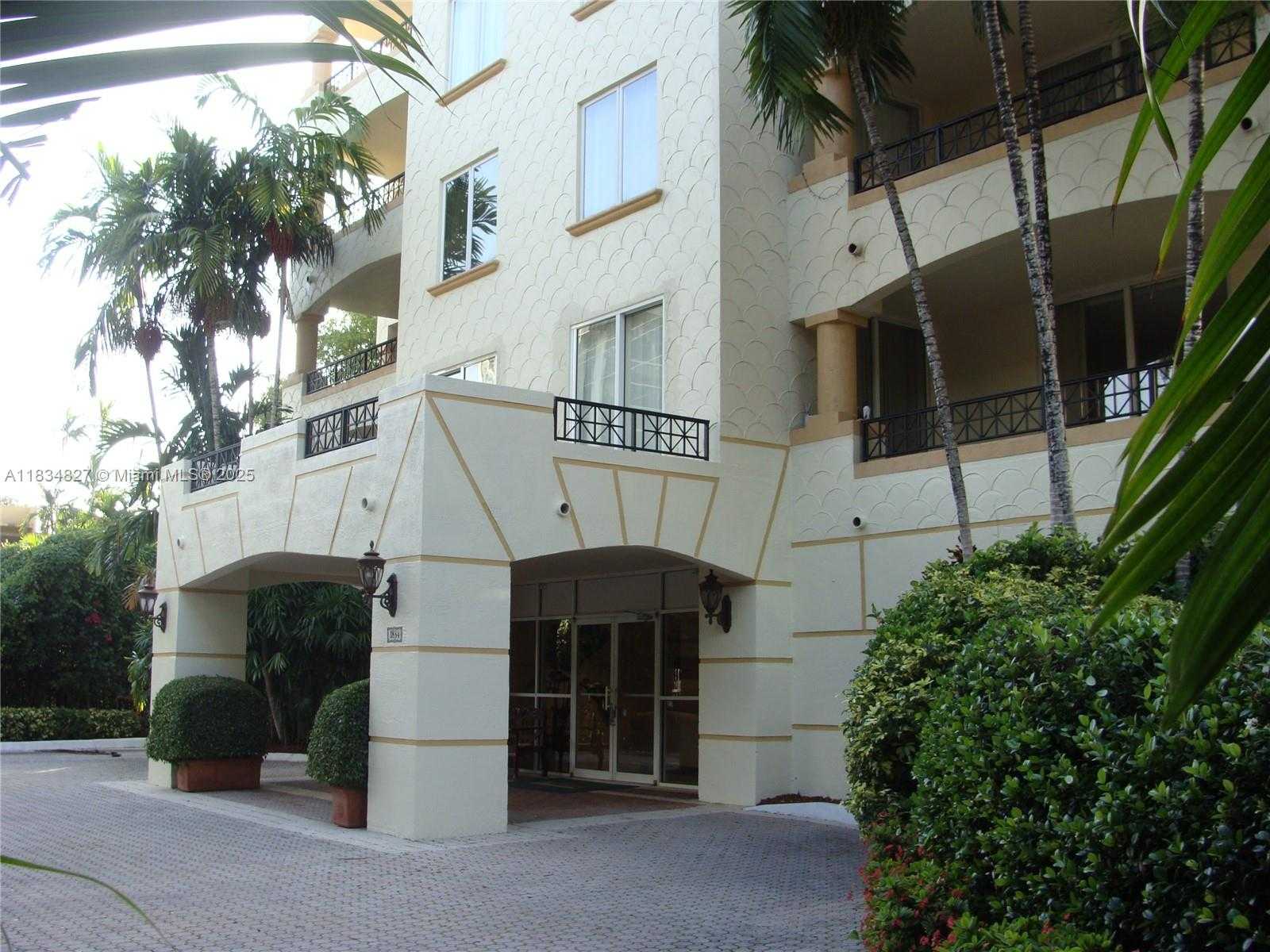 Small Image of 1834 BRICKELL AVE #32, Miami Number 3