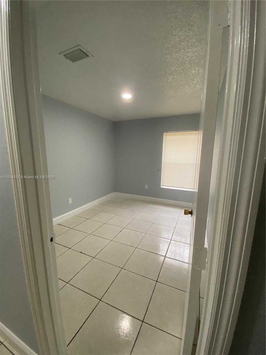 Small Image of 21134 NORTH WEST 39TH AVE, Miami Gardens Number 13