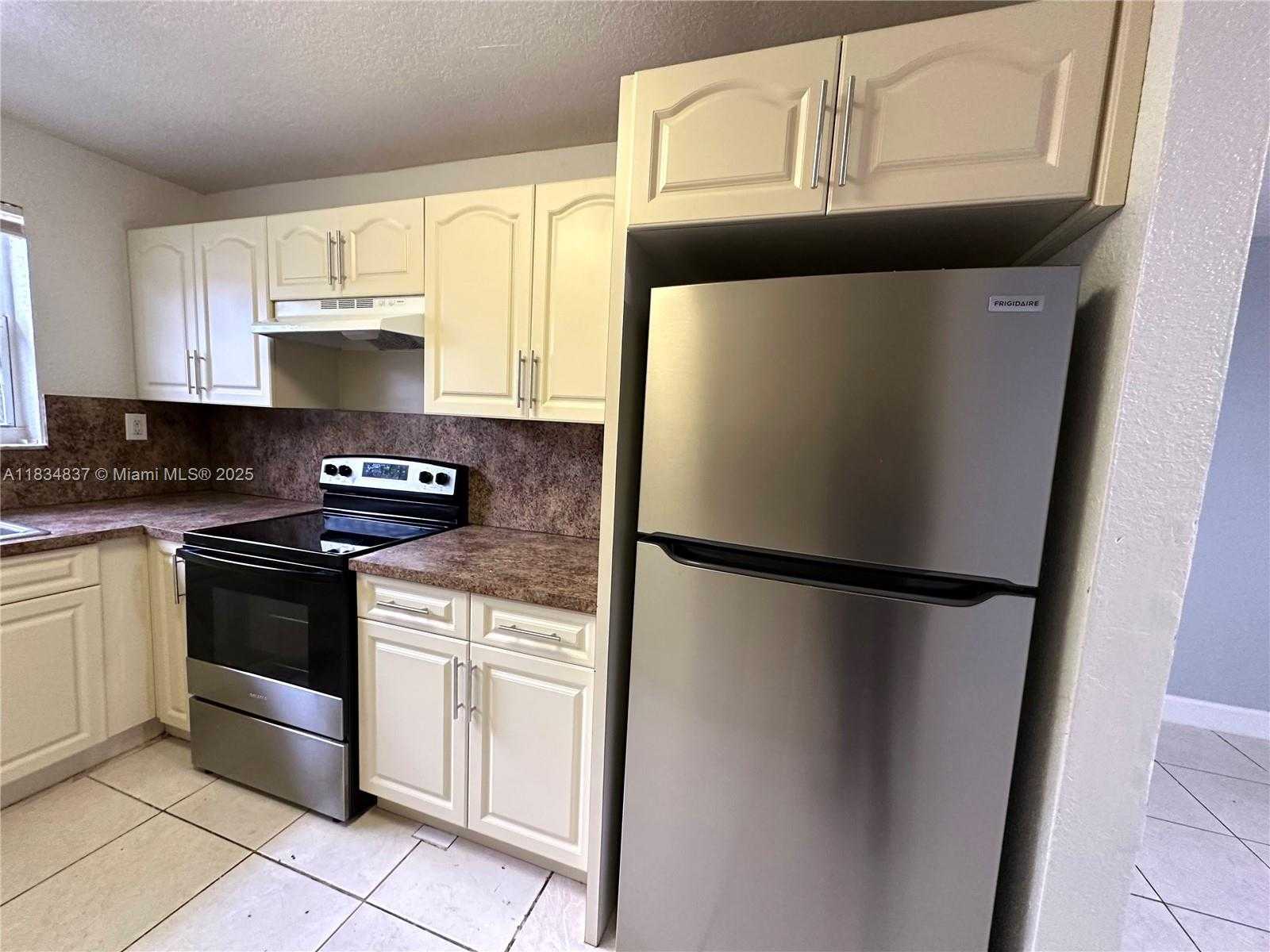 Small Image of 21134 NORTH WEST 39TH AVE, Miami Gardens Number 15