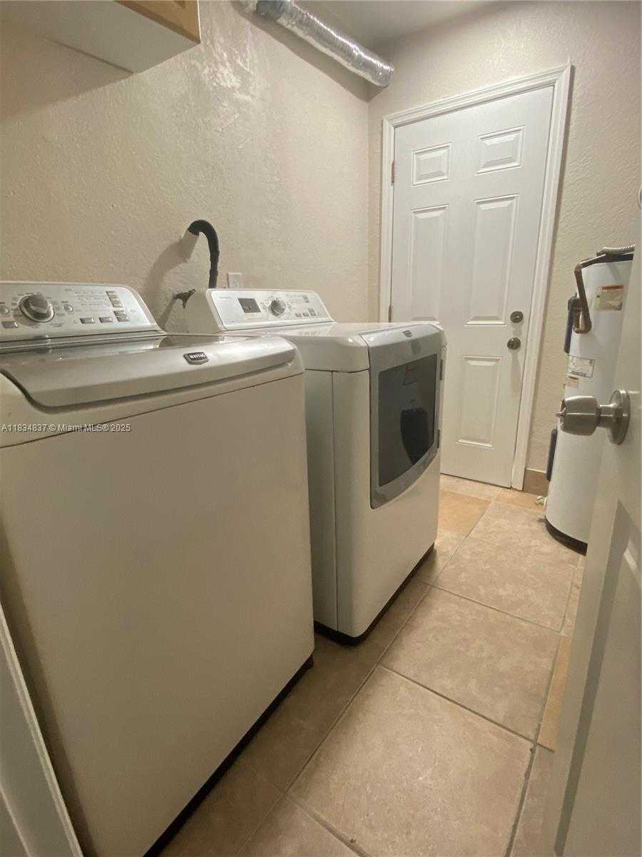 Small Image of 21134 NORTH WEST 39TH AVE, Miami Gardens Number 19