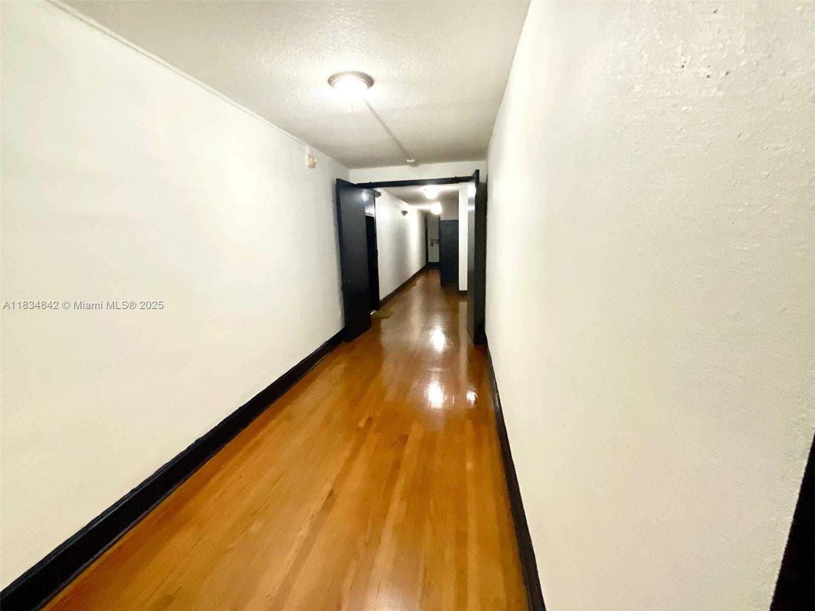 Small Image of 124 MENDOZA AVE #1A, Coral Gables Number 10