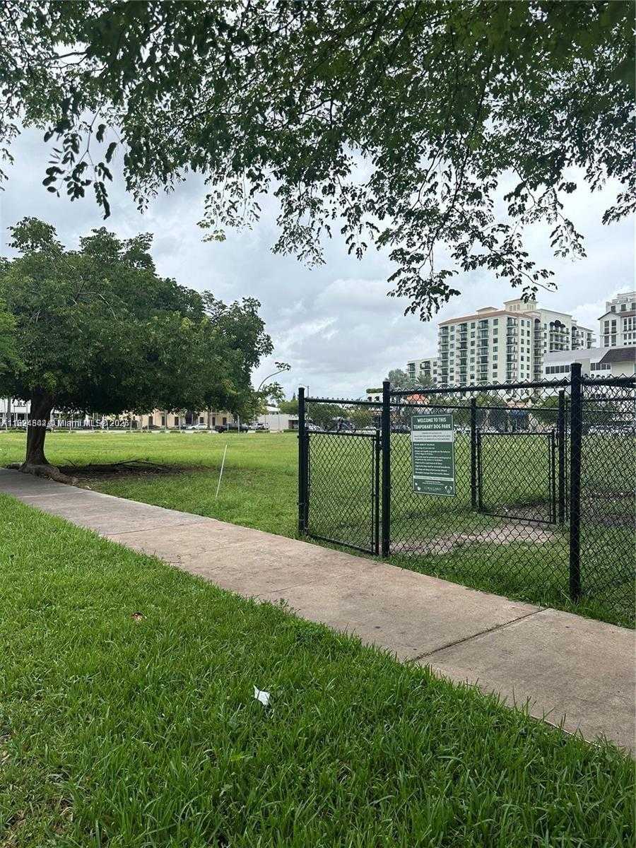 Small Image of 124 MENDOZA AVE #1A, Coral Gables Number 12