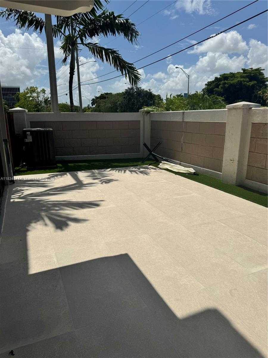 Small Image of 10400 NORTH WEST 58TH TER, Doral Number 11