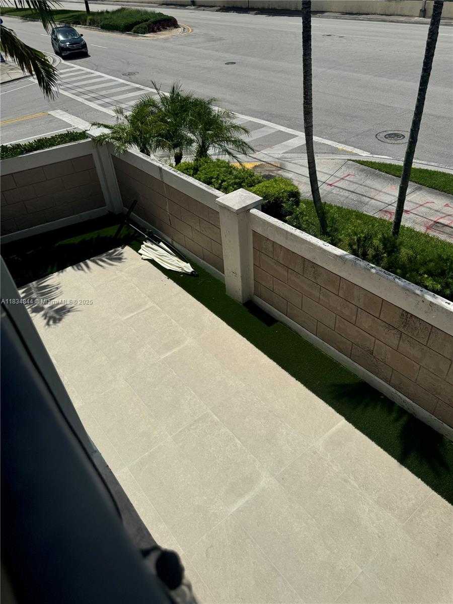 Small Image of 10400 NORTH WEST 58TH TER, Doral Number 12