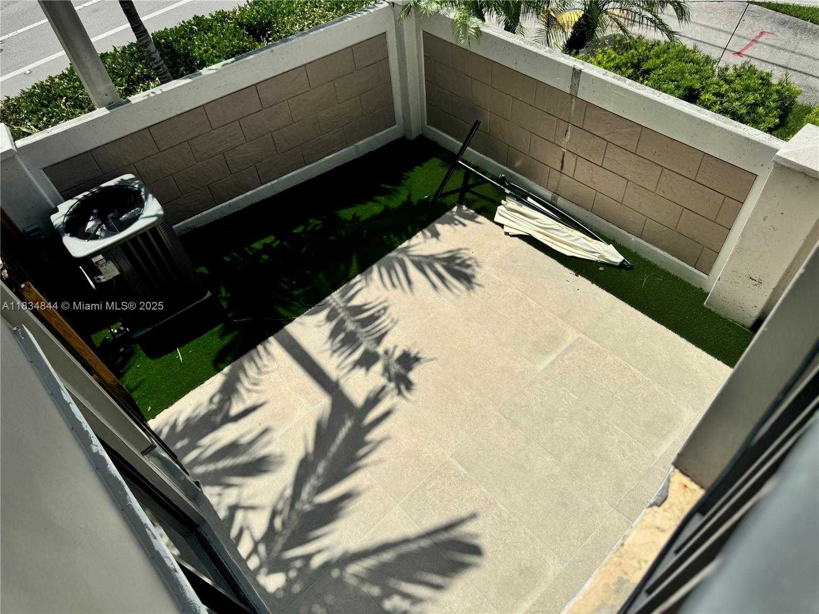 Small Image of 10400 NORTH WEST 58TH TER, Doral Number 13