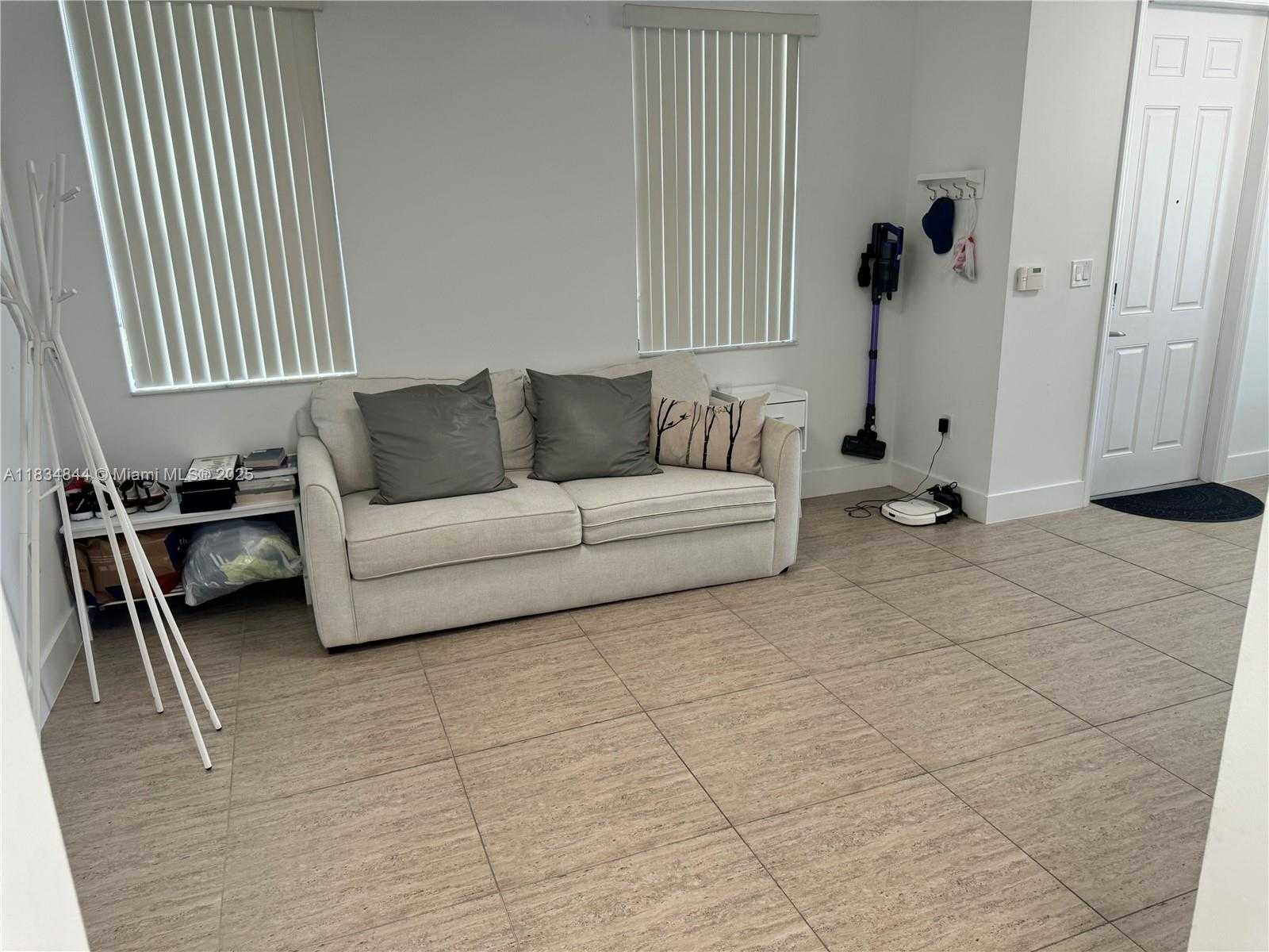 Small Image of 10400 NORTH WEST 58TH TER, Doral Number 15