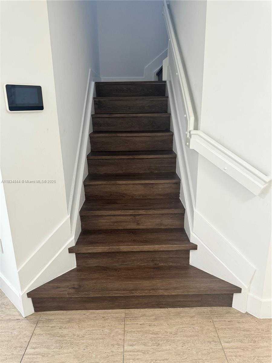 Small Image of 10400 NORTH WEST 58TH TER, Doral Number 17