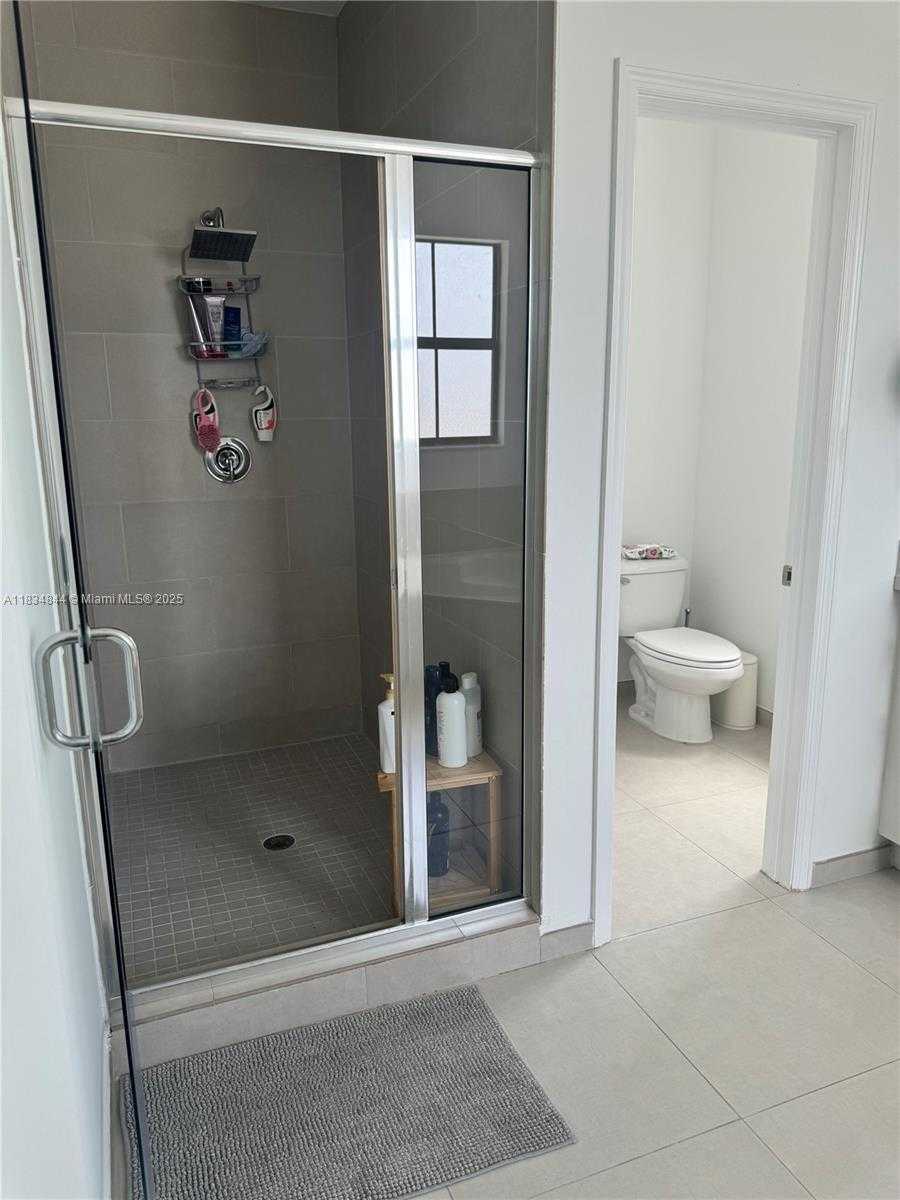 Small Image of 10400 NORTH WEST 58TH TER, Doral Number 24