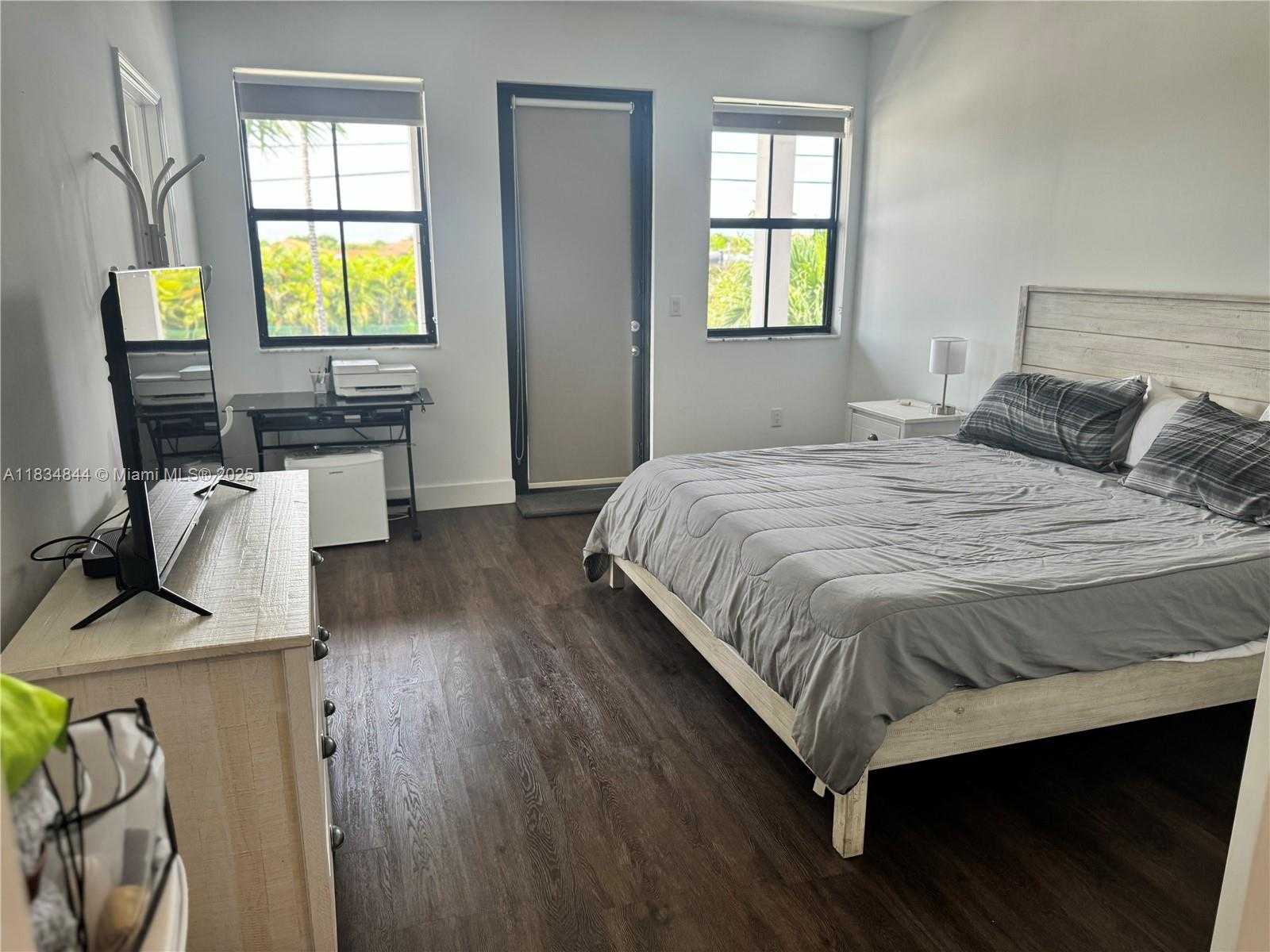 Small Image of 10400 NORTH WEST 58TH TER, Doral Number 27