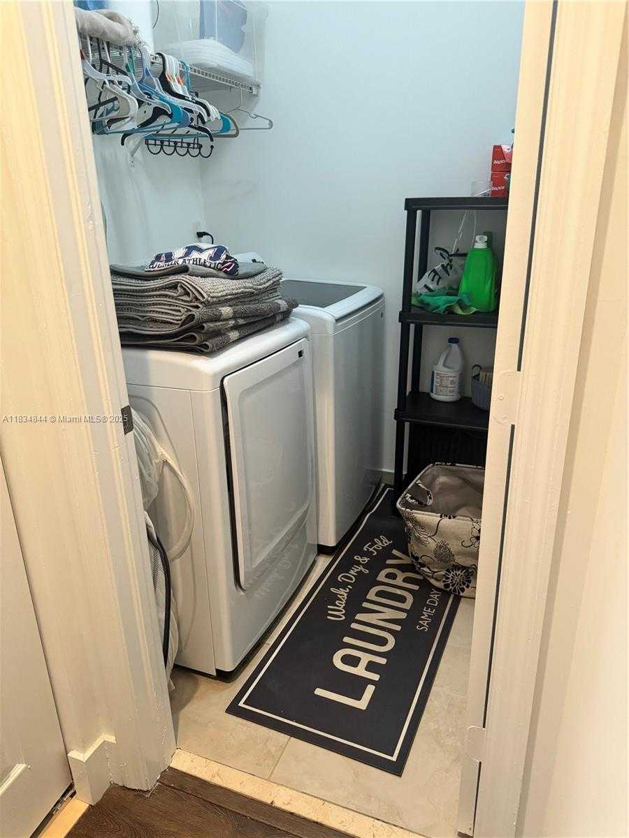 Small Image of 10400 NORTH WEST 58TH TER, Doral Number 29