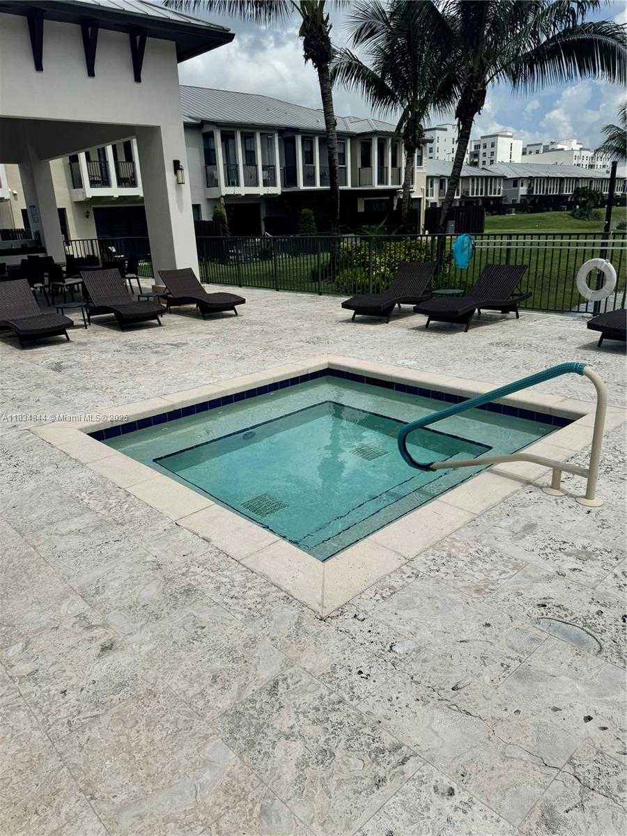 Small Image of 10400 NORTH WEST 58TH TER, Doral Number 30