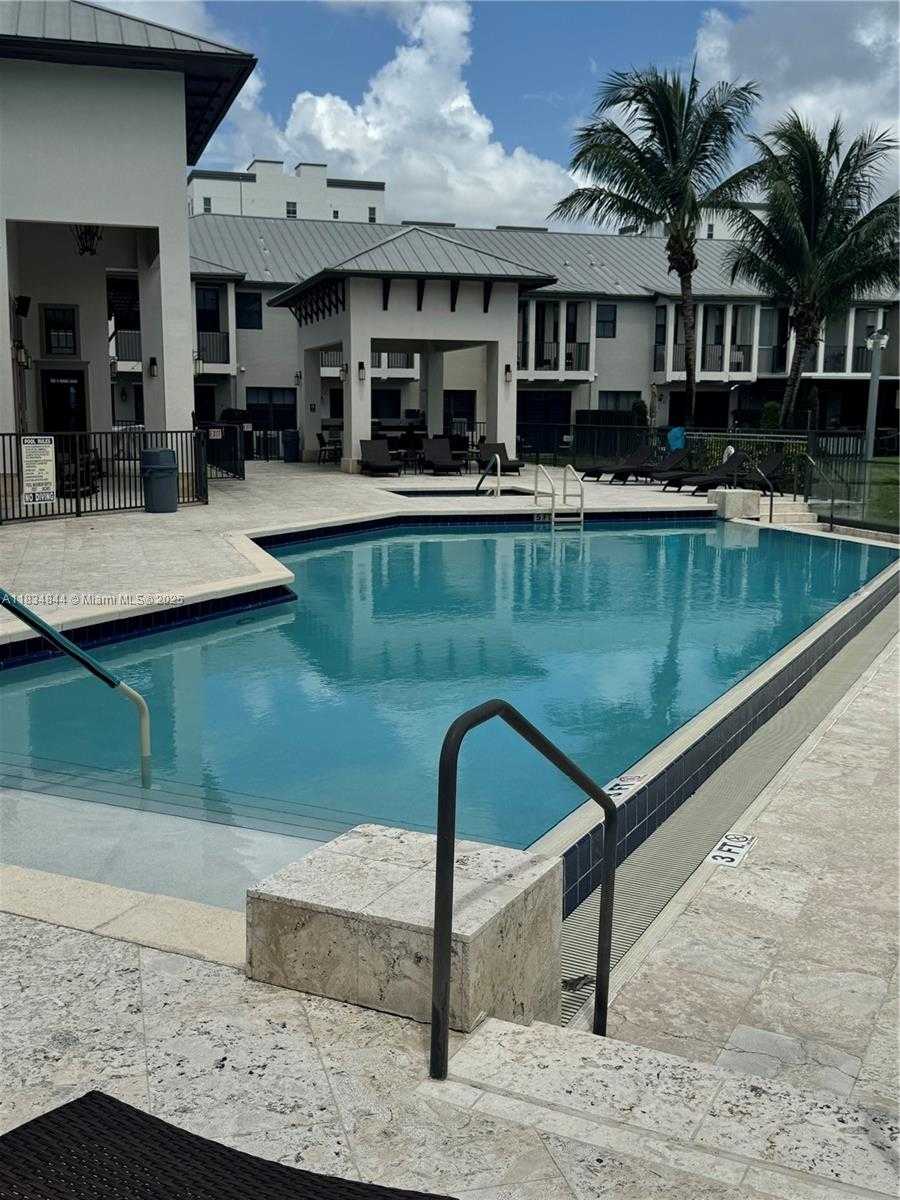 Small Image of 10400 NORTH WEST 58TH TER, Doral Number 35