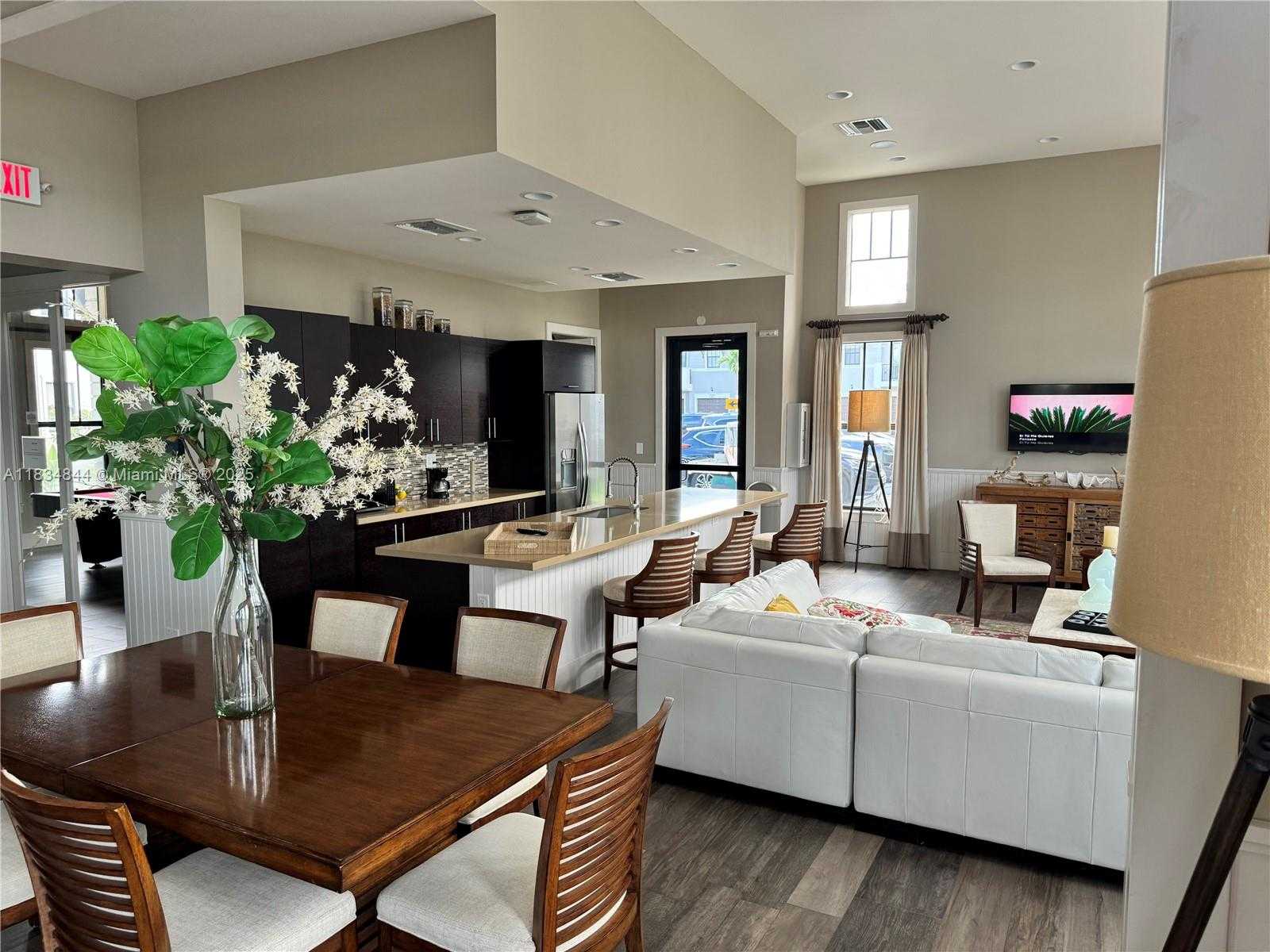 Small Image of 10400 NORTH WEST 58TH TER, Doral Number 37