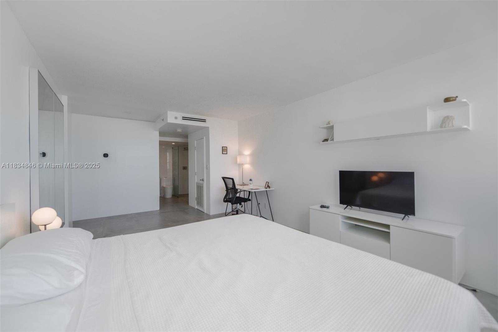 Small Image of 100 LINCOLN RD #1448, Miami Beach Number 24