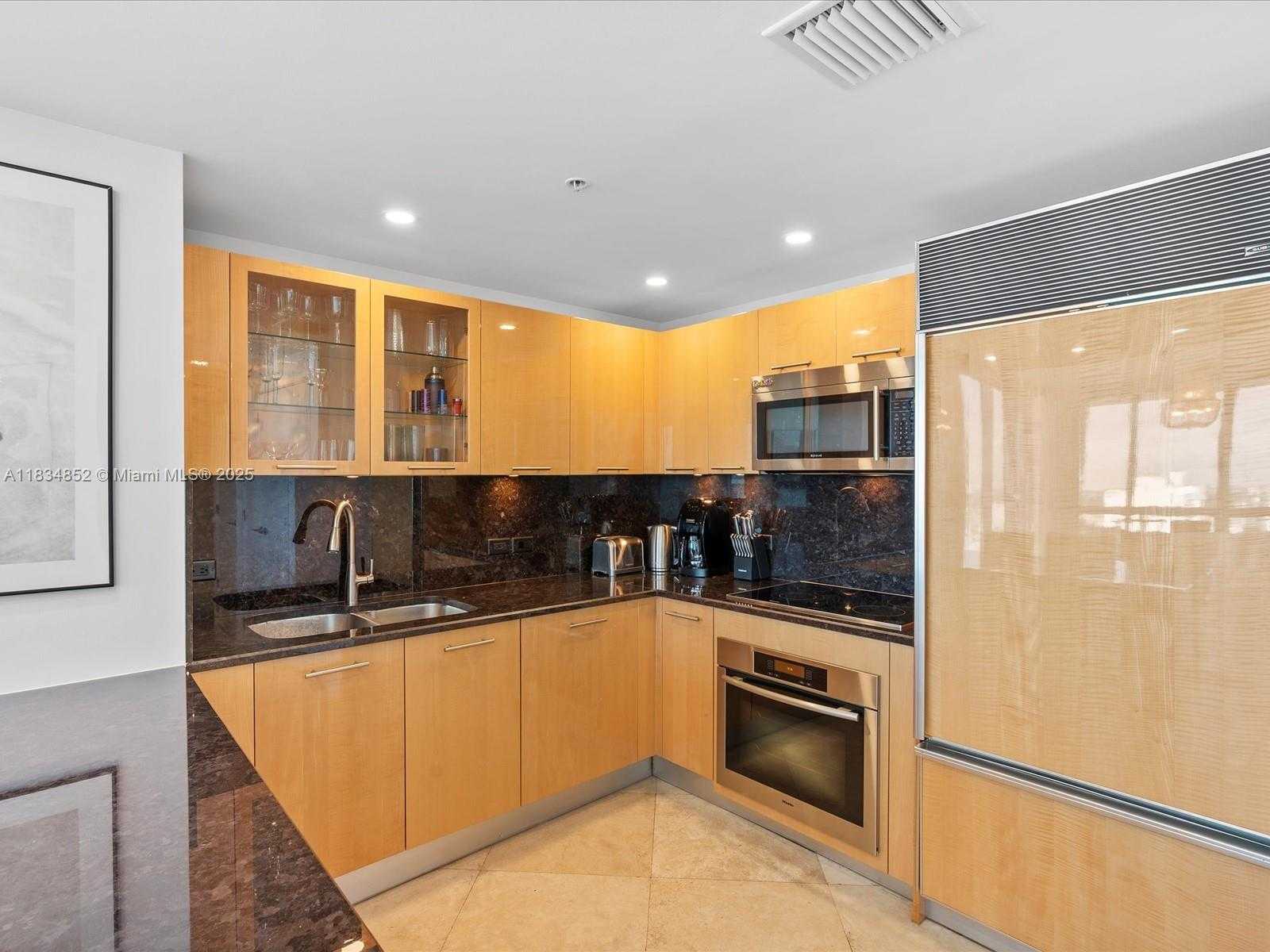 Small Image of 6899 COLLINS AVE #1704, Miami Beach Number 16