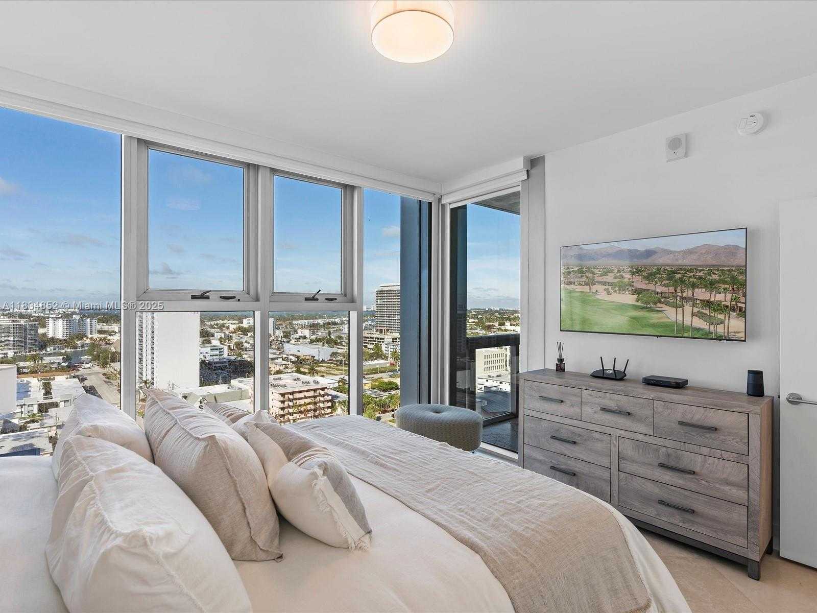 Small Image of 6899 COLLINS AVE #1704, Miami Beach Number 19