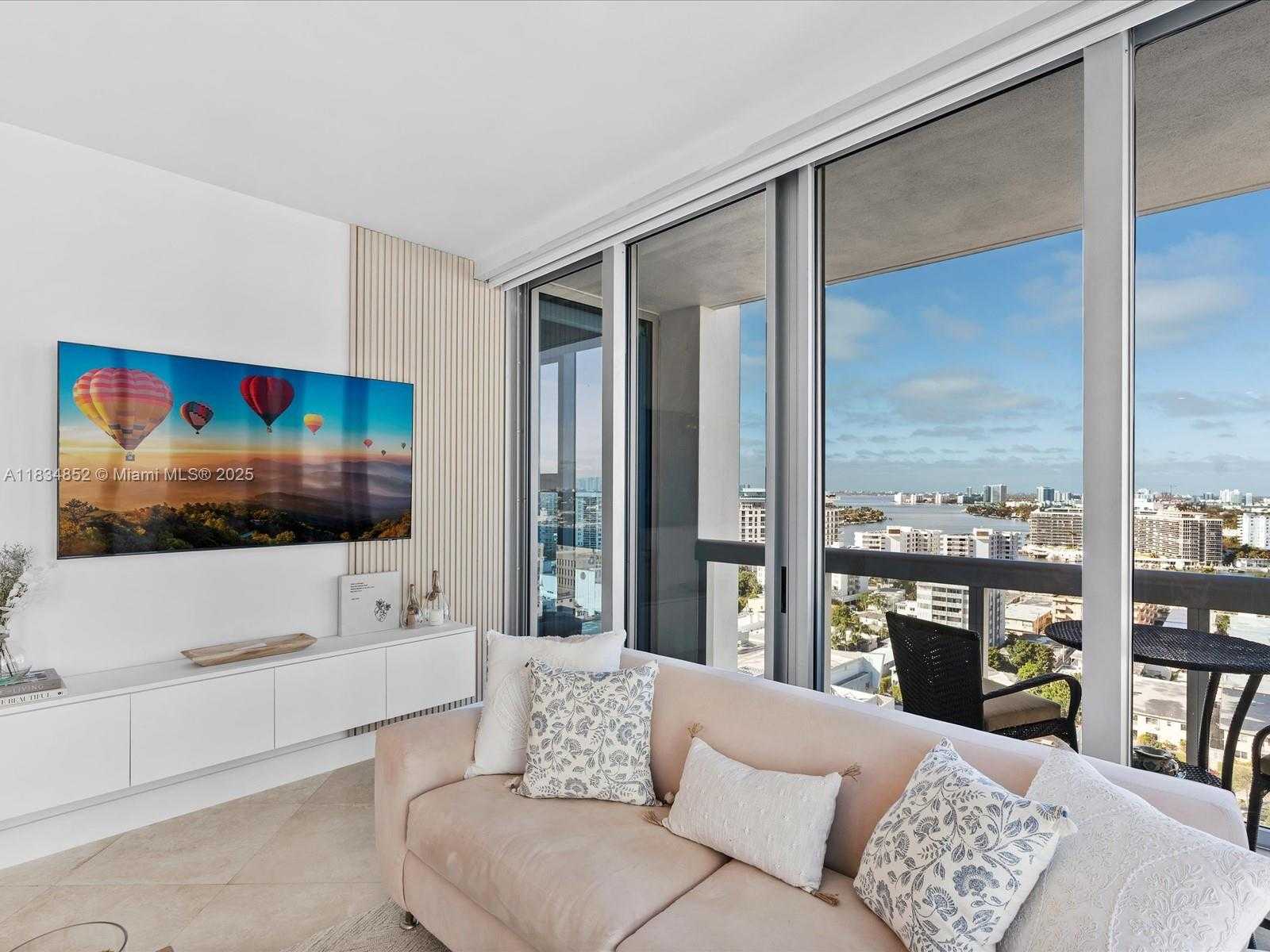 Small Image of 6899 COLLINS AVE #1704, Miami Beach Number 3