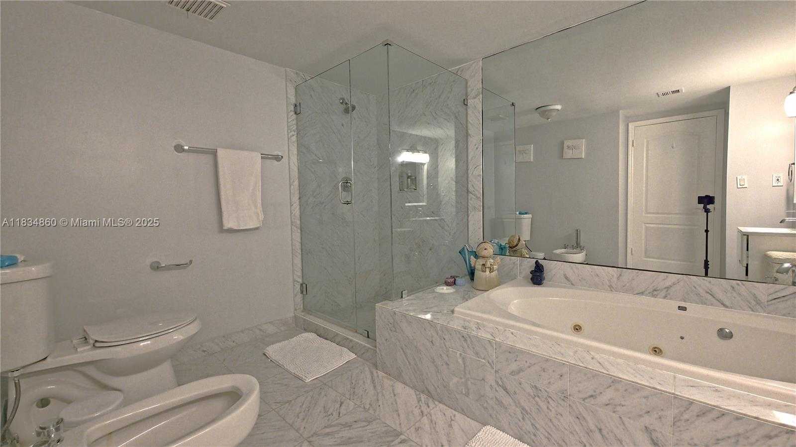 Small Image of Surfside Number 12