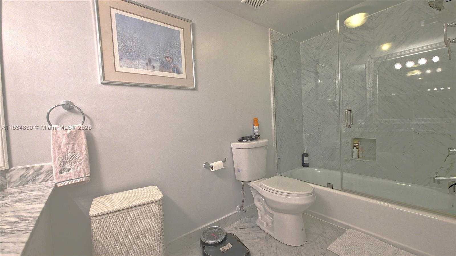 Small Image of Surfside Number 16