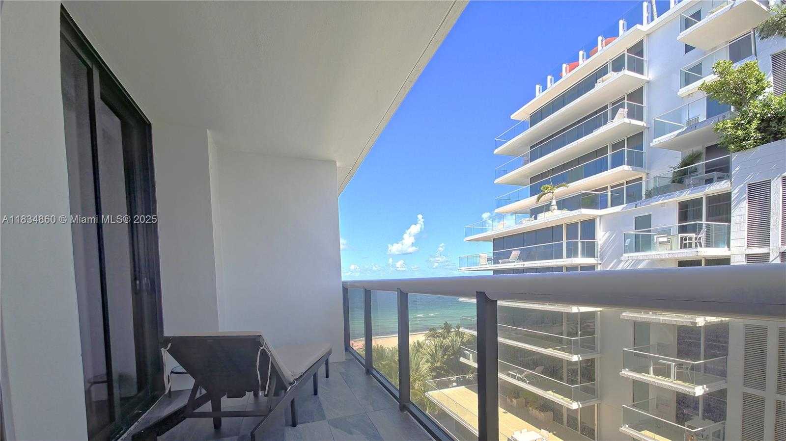 Small Image of Surfside Number 18