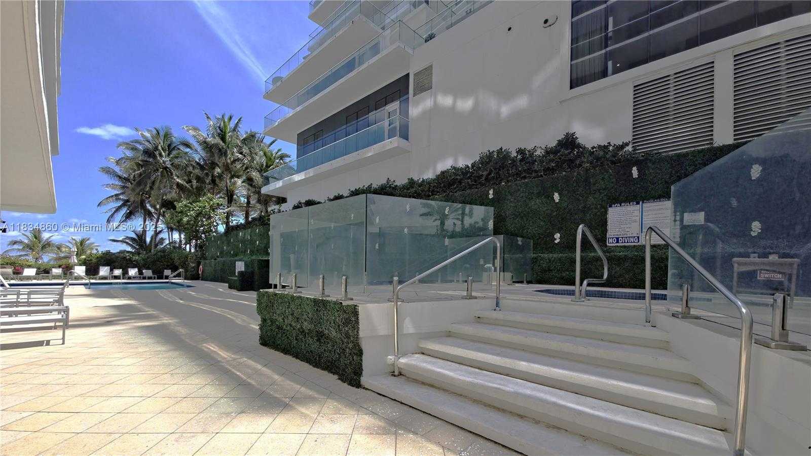Small Image of Surfside Number 28