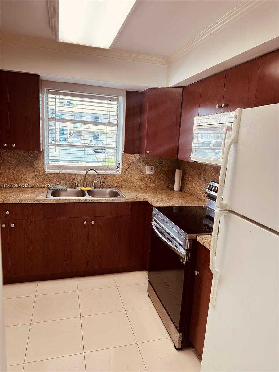 Small Image of 7328 SOUTH WEST 82ND ST #B113, Miami Number 4