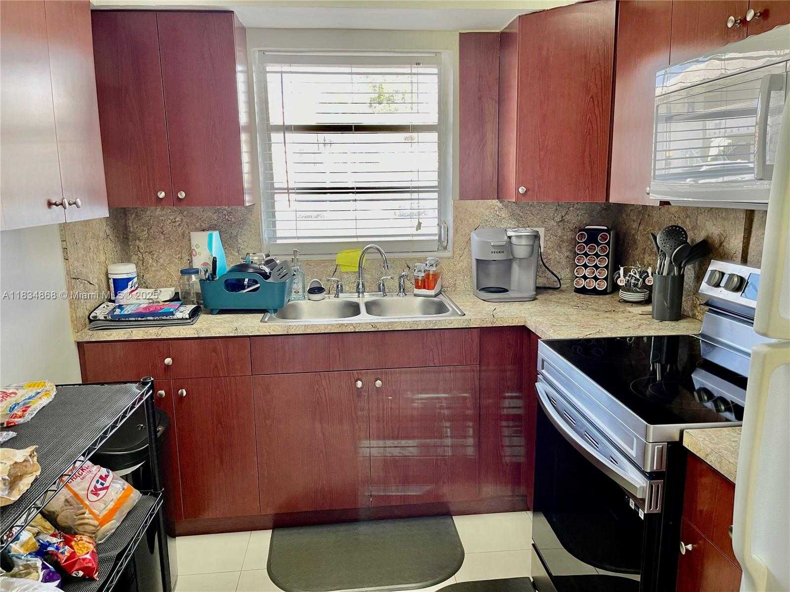 Small Image of 7328 SOUTH WEST 82ND ST #B113, Miami Number 5