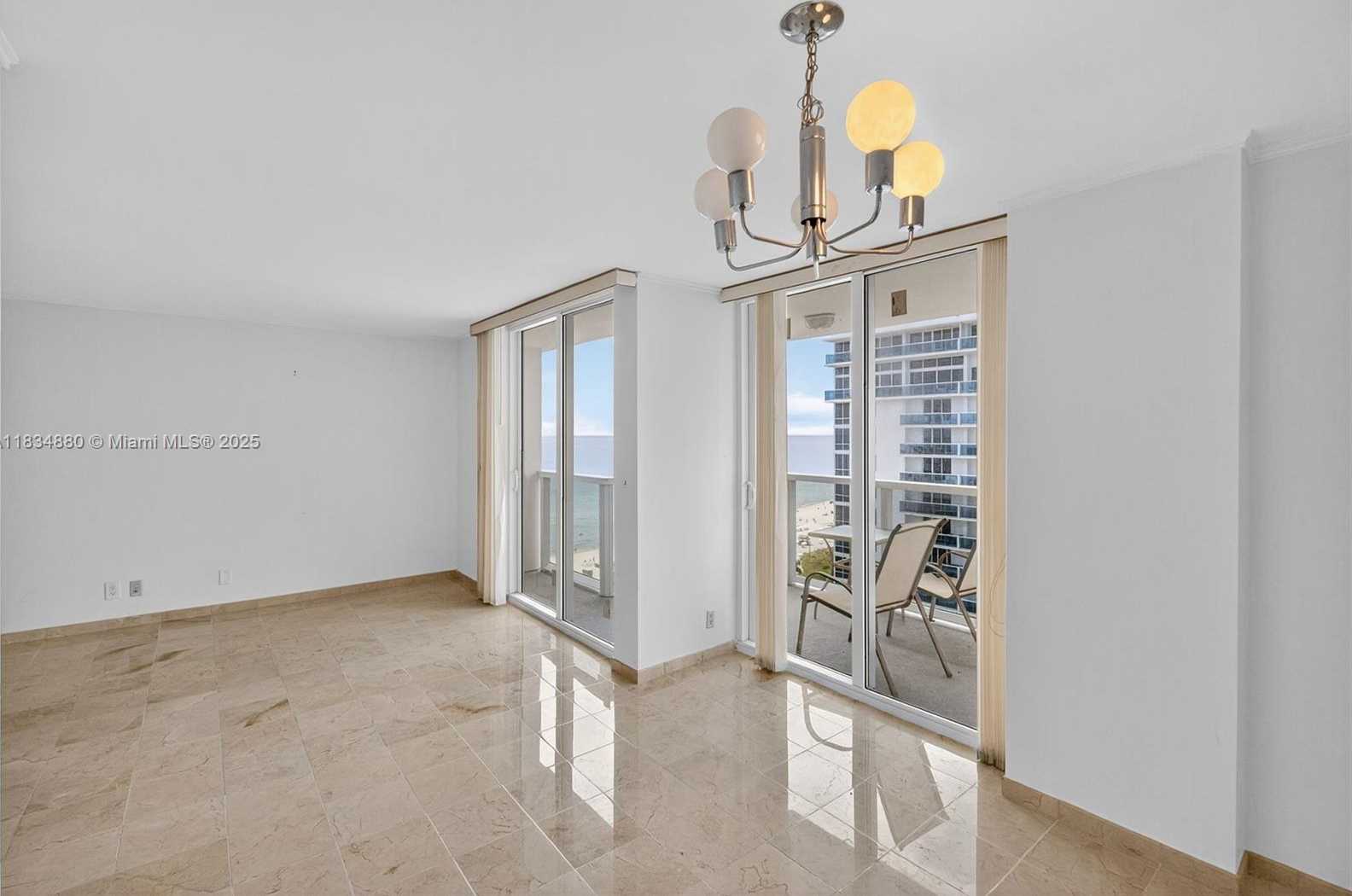Small Image of 2401 COLLINS AVE #1703, Miami Beach Number 12