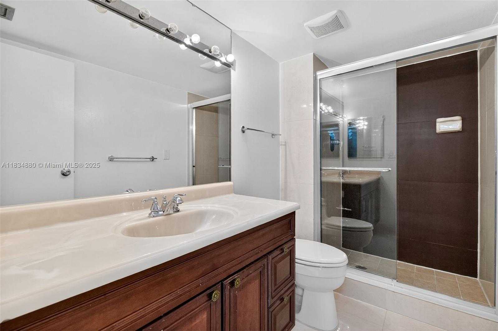 Small Image of 2401 COLLINS AVE #1703, Miami Beach Number 14