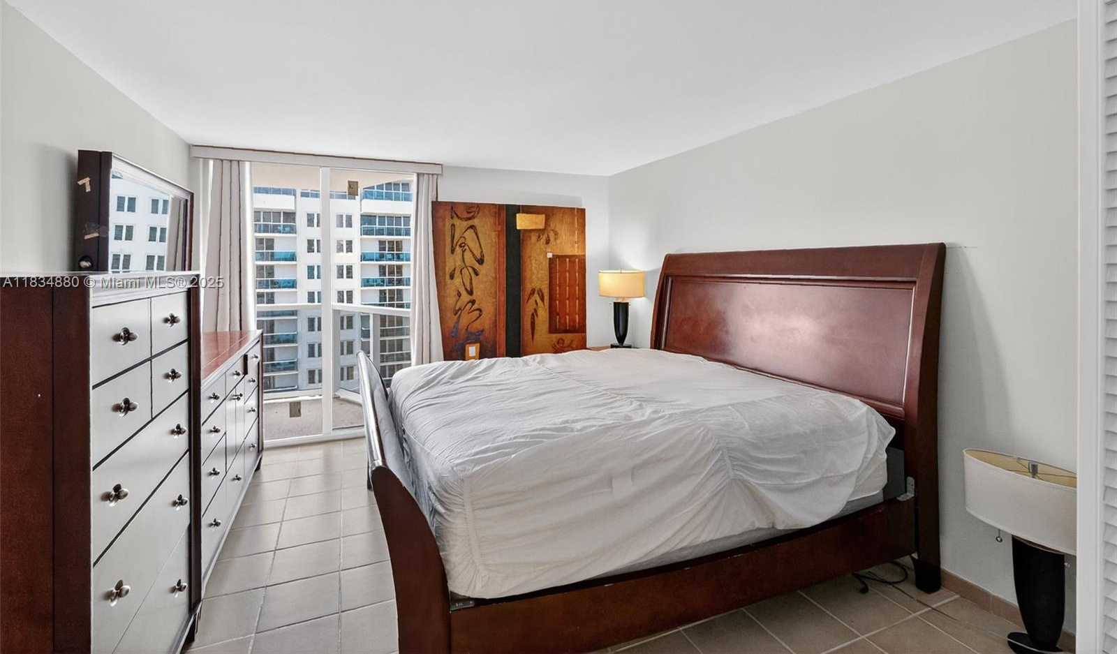 Small Image of 2401 COLLINS AVE #1703, Miami Beach Number 16