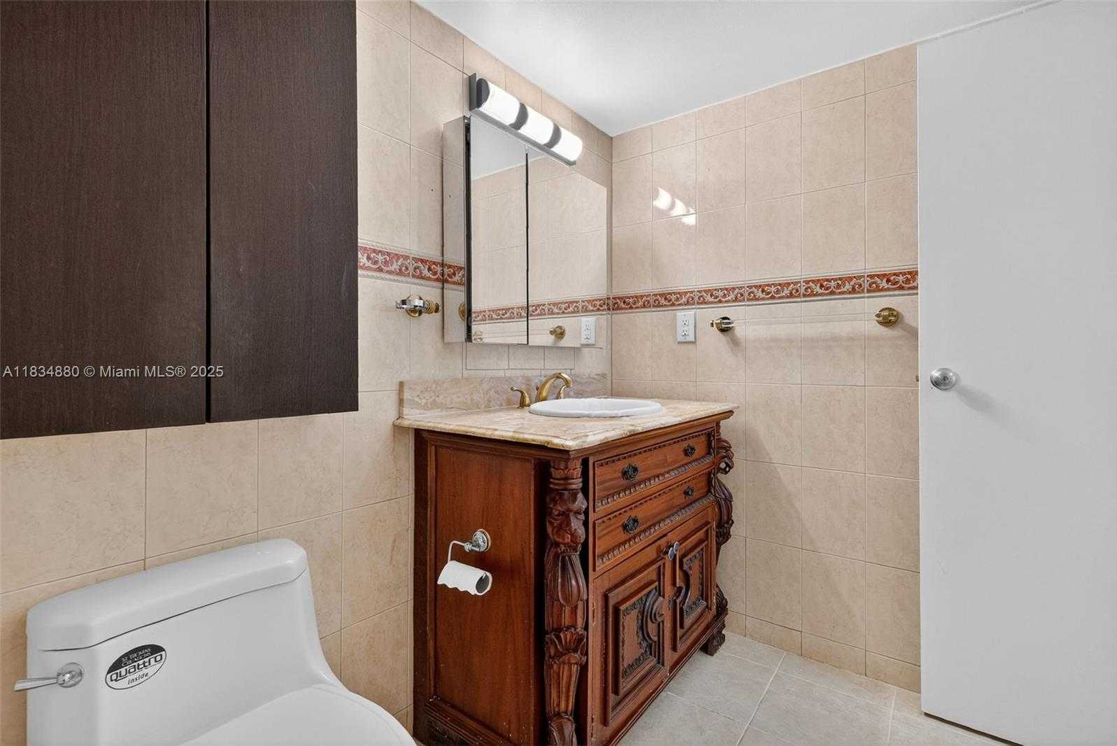Small Image of 2401 COLLINS AVE #1703, Miami Beach Number 18