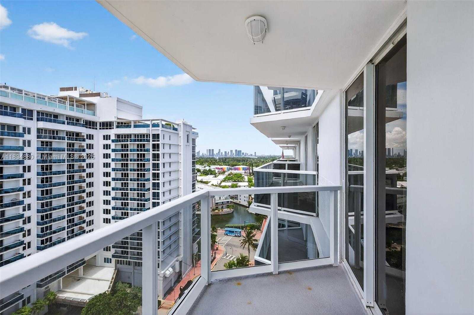 Small Image of 2401 COLLINS AVE #1703, Miami Beach Number 20