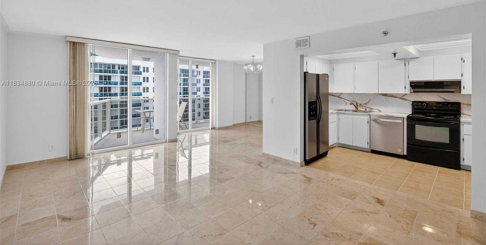 Small Image of 2401 COLLINS AVE #1703, Miami Beach Number 5