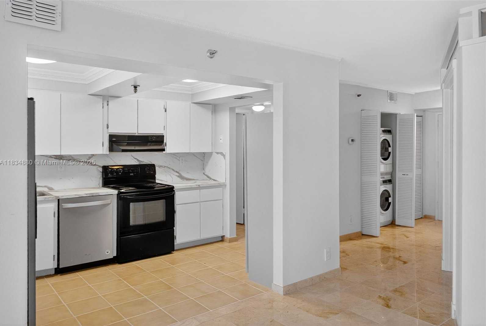 Small Image of 2401 COLLINS AVE #1703, Miami Beach Number 7
