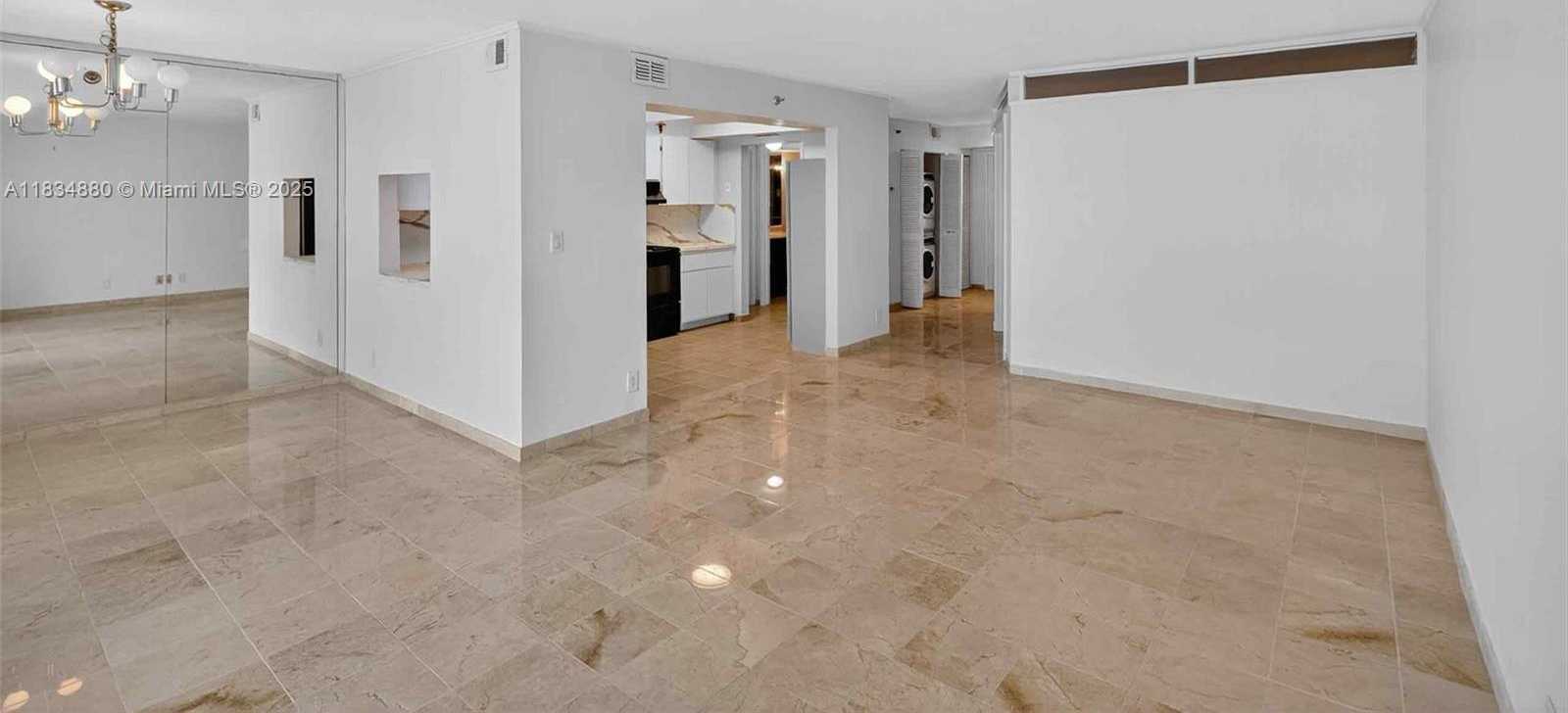 Small Image of 2401 COLLINS AVE #1703, Miami Beach Number 8