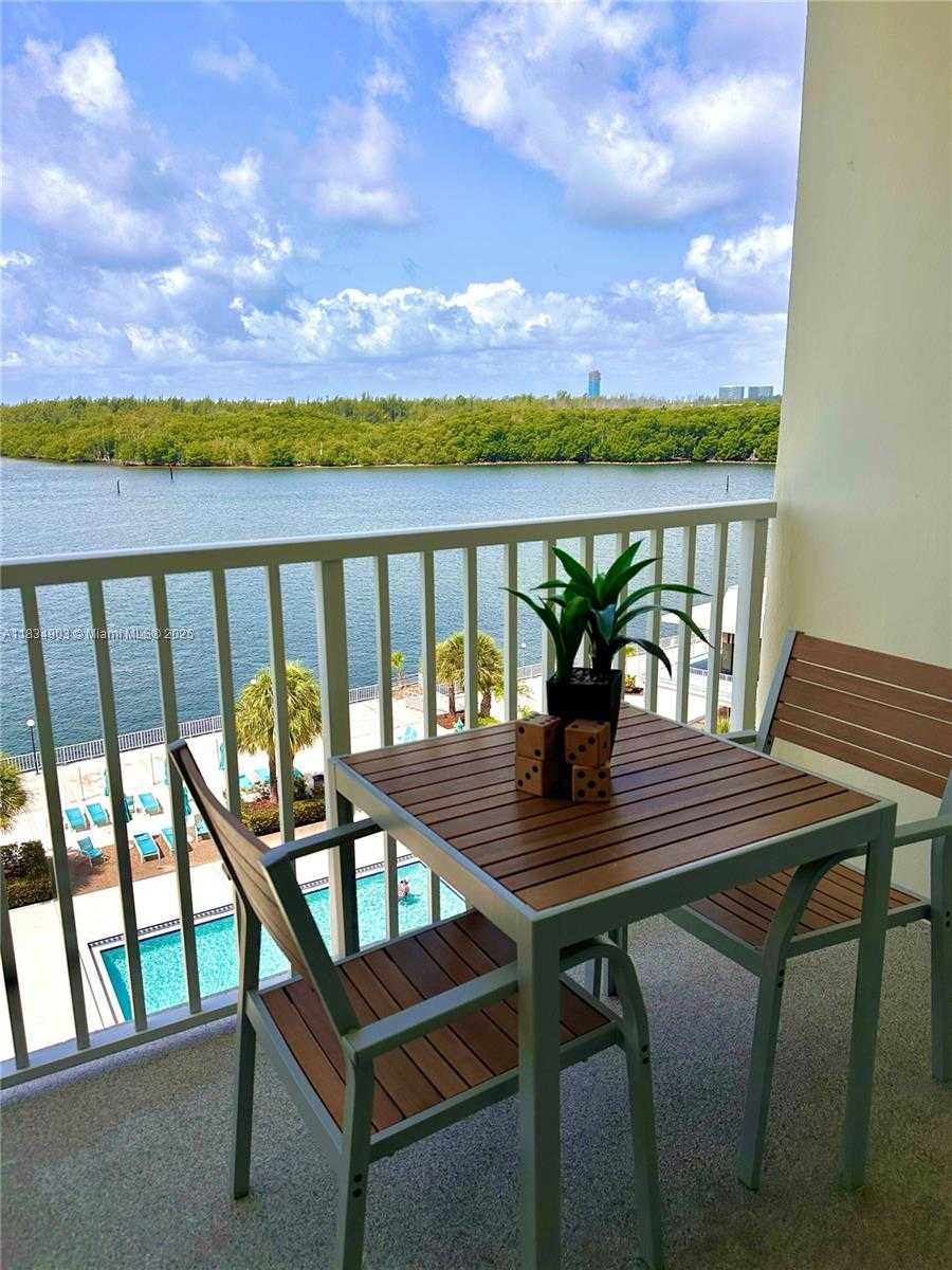 Small Image of 300 BAYVIEW DR #610, Sunny Isles Beach Number 10