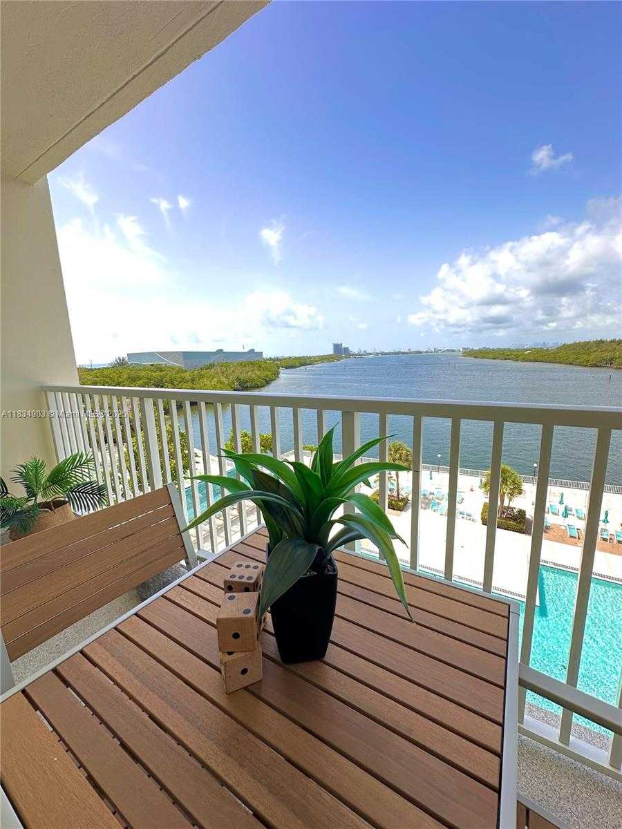 Small Image of 300 BAYVIEW DR #610, Sunny Isles Beach Number 12