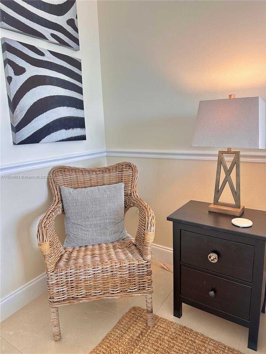 Small Image of 300 BAYVIEW DR #610, Sunny Isles Beach Number 24