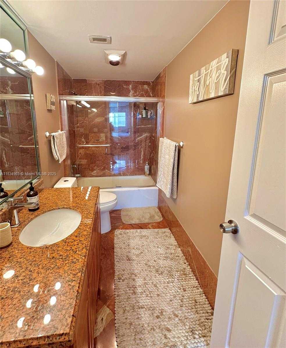 Small Image of 300 BAYVIEW DR #610, Sunny Isles Beach Number 28