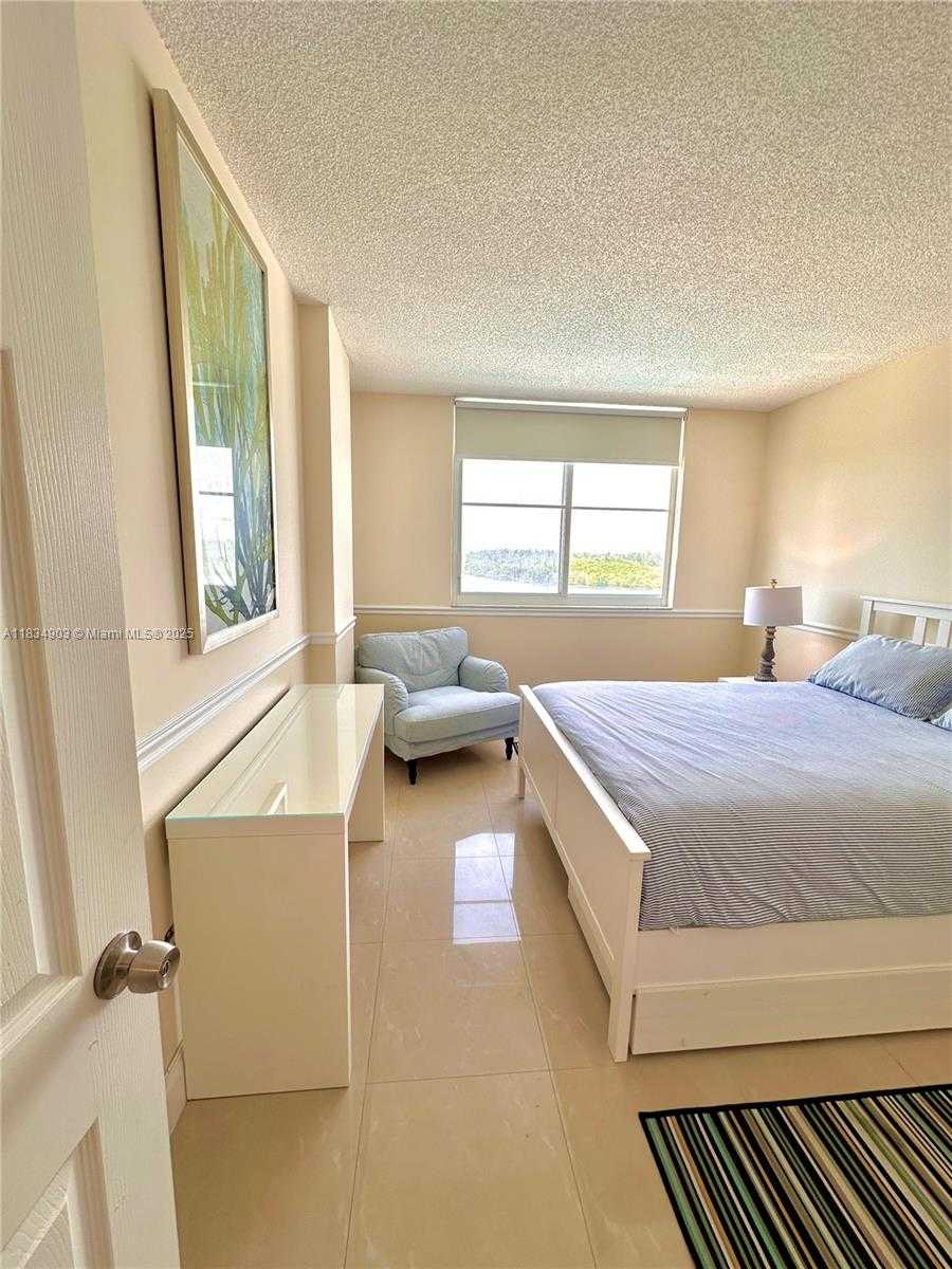Small Image of 300 BAYVIEW DR #610, Sunny Isles Beach Number 31