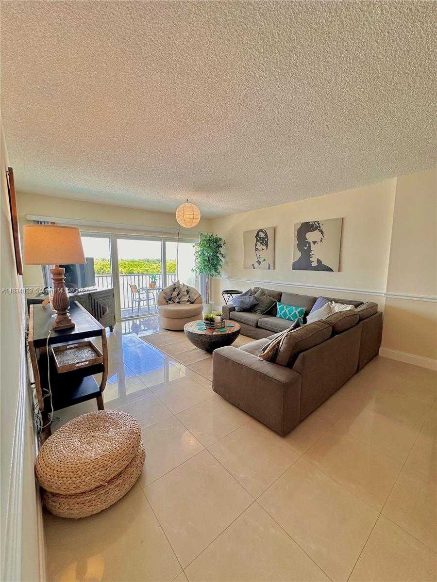 Small Image of 300 BAYVIEW DR #610, Sunny Isles Beach Number 34