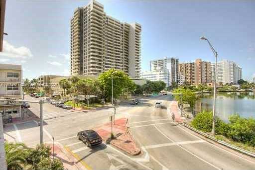 Small Image of 2600 COLLINS AVE #511, Miami Beach Number 2