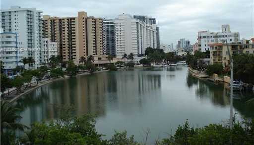 Small Image of 2600 COLLINS AVE #511, Miami Beach Number 3